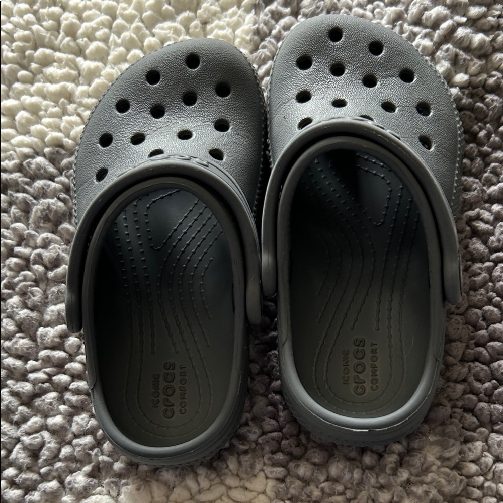 CROCS Kids Classic Clog in Gray - Picture 3 of 4